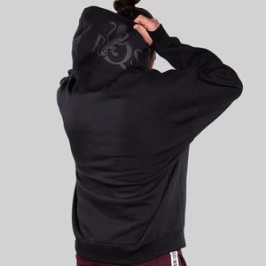 Zwarte Zwarte Hoodie Met Rode Roos En Uitsparingen Op De Mouwen main image 0