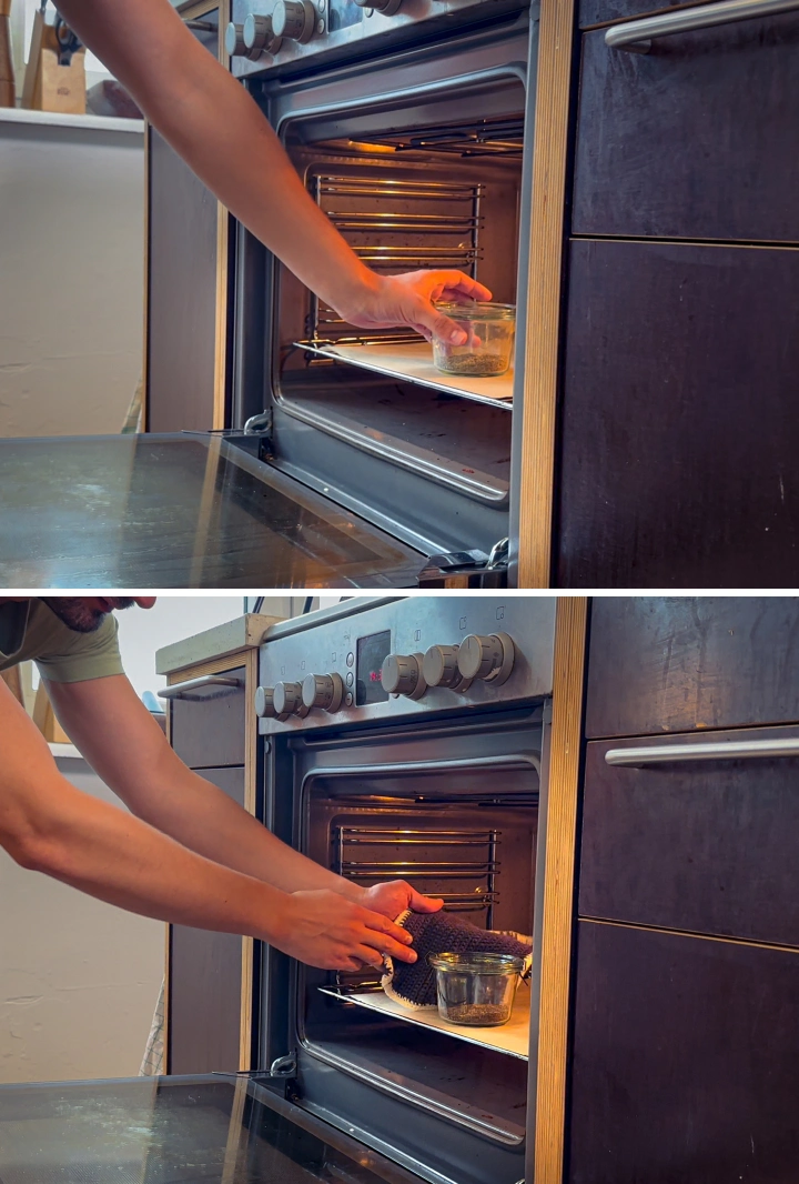 Cannabis decarboxyleren in de oven voor edibles Decarboxylatieproces van cannabis waarbij een glazen pot met cannabis in een oven wordt geplaatst, terwijl handen de pot en het deksel voorzichtig hanteren voor het verhitten