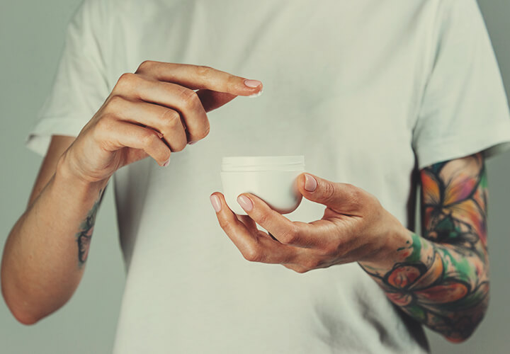 Hoe Kun Je CBD bij de Pijn van een Tattoo Gebruiken? Hoe Kun Je CBD bij de Pijn van een Tattoo Gebruiken?