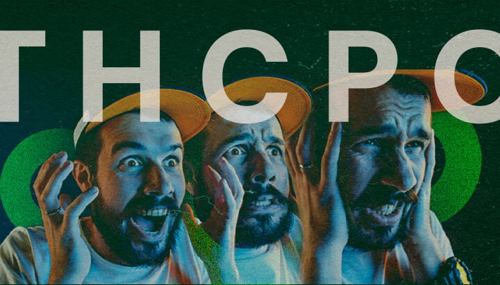 Begrijp de Risico's en Bijwerkingen van THCPO met Deze Dramatische Expressieve Illustratie Dynamische afbeelding van drie expressieve mannen met geschokte gezichten die gele hoeden dragen, overladen met de tekst