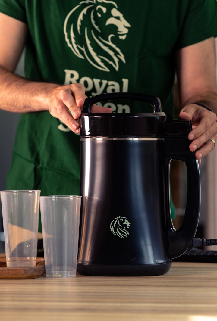 Leer hoe je de infusiecyclus start met gelijkmatige warmte om cannabinoïden en aromatische stoffen in cannabisolie te extraheren.