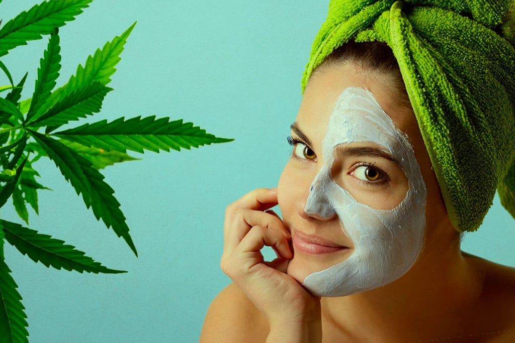 Hoe Je Je Eigen Biologische Cannabis Gezichtsmasker Maakt